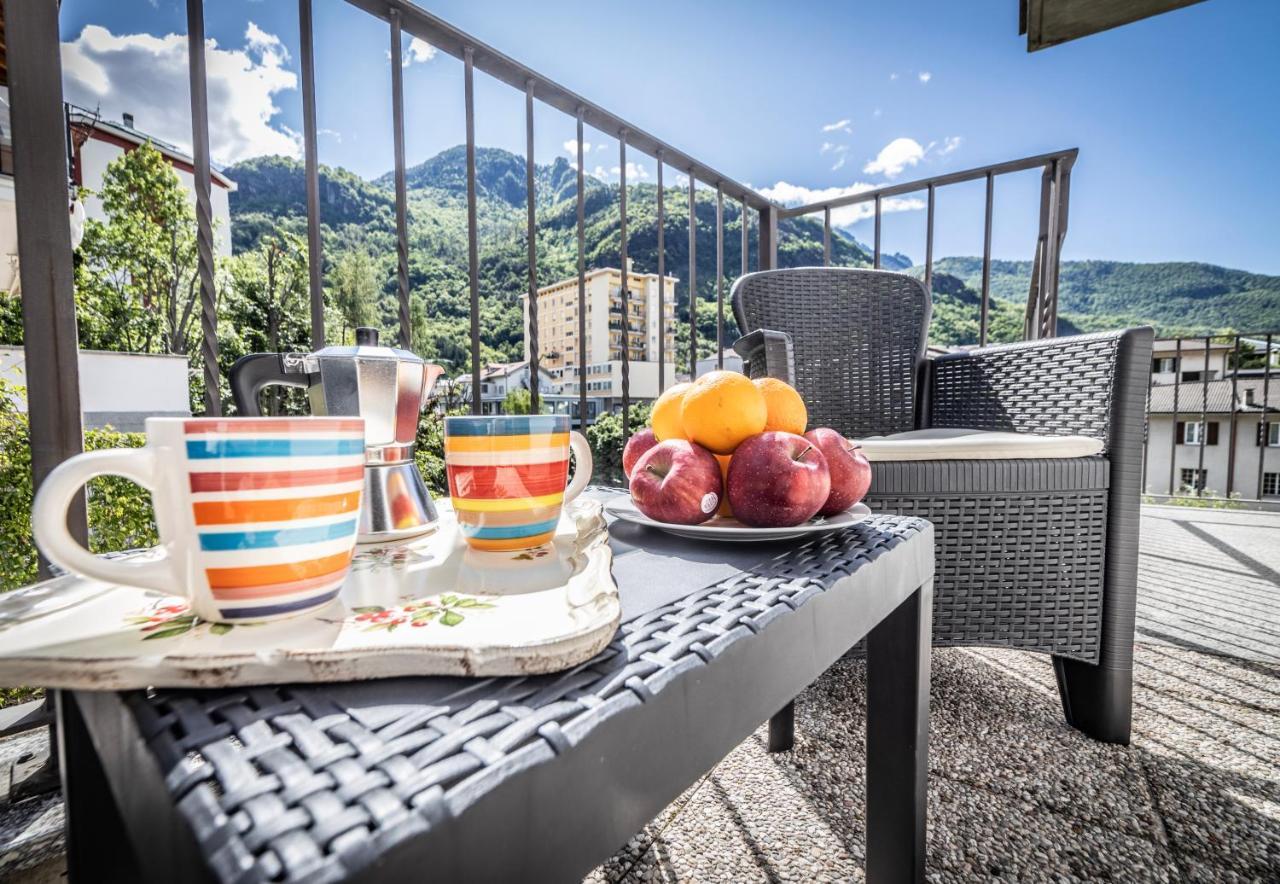Aparthotel La Casa Sul Fiume Chiavenna Exterior foto